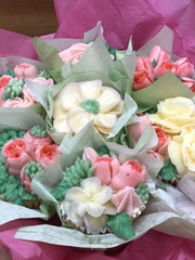 Make & Take: Valentine’s Day Cupcake Bouquet